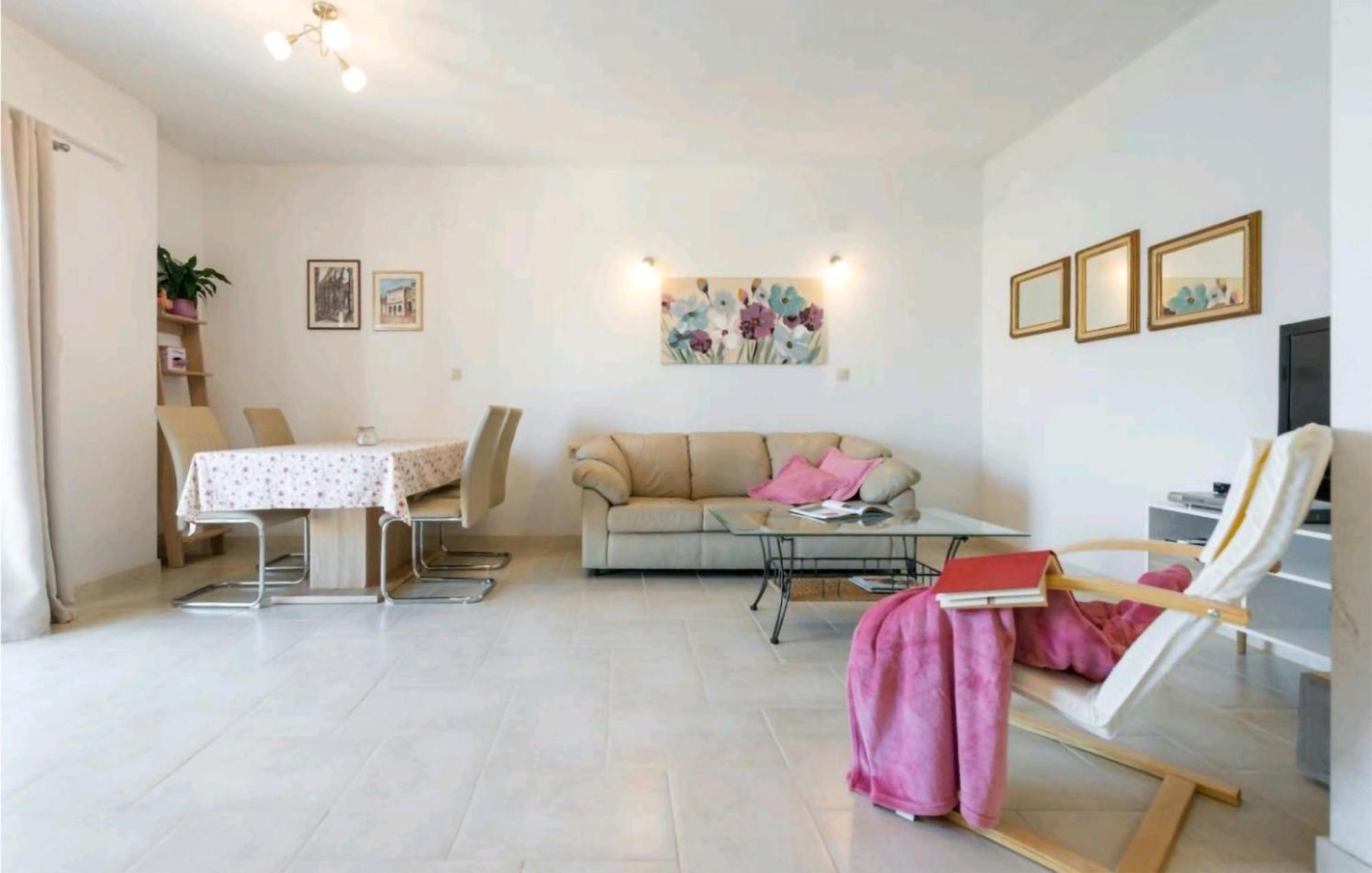 Amazing Apartment In Selca With Wifi Екстериор снимка