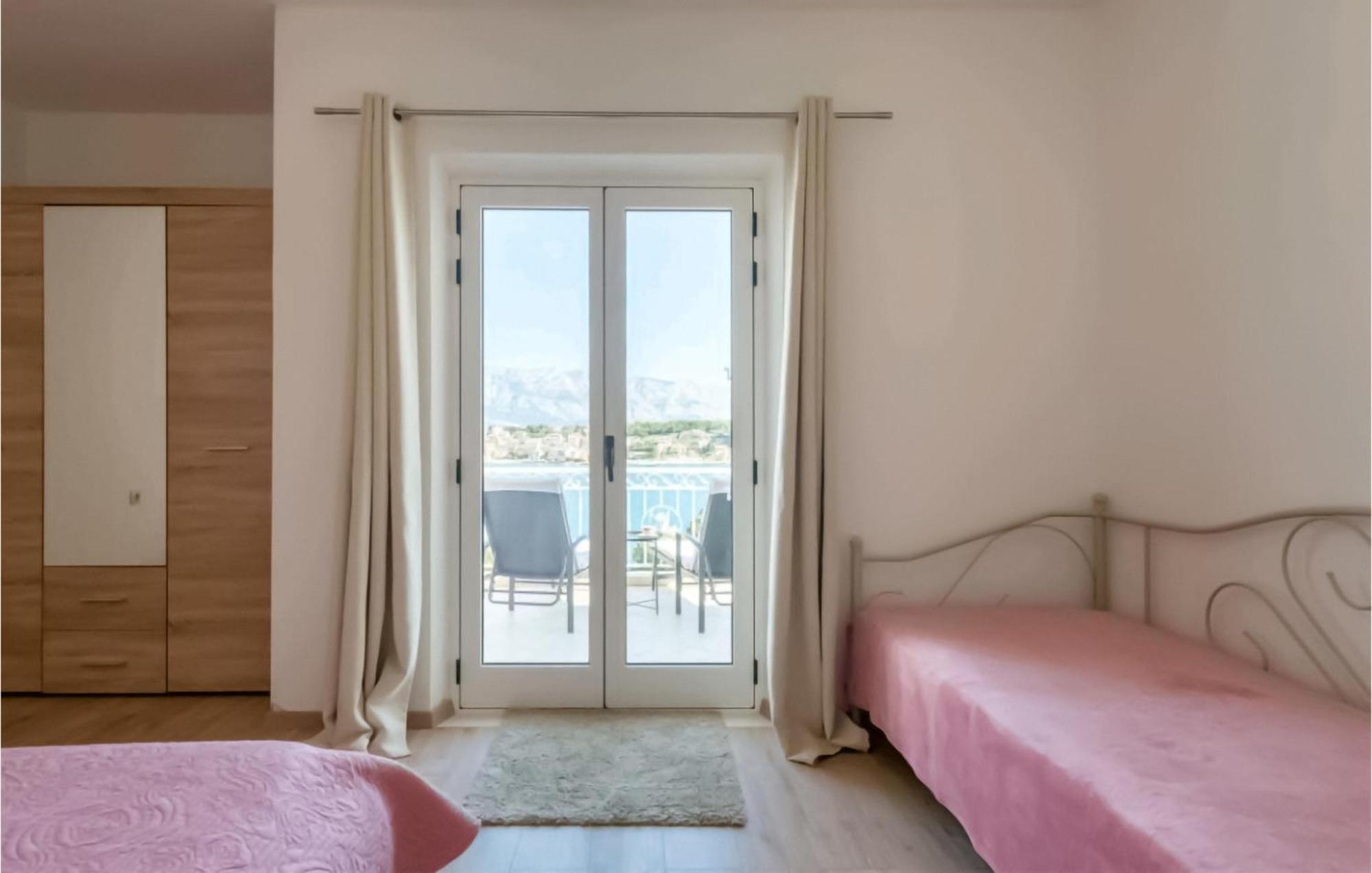 Amazing Apartment In Selca With Wifi Екстериор снимка