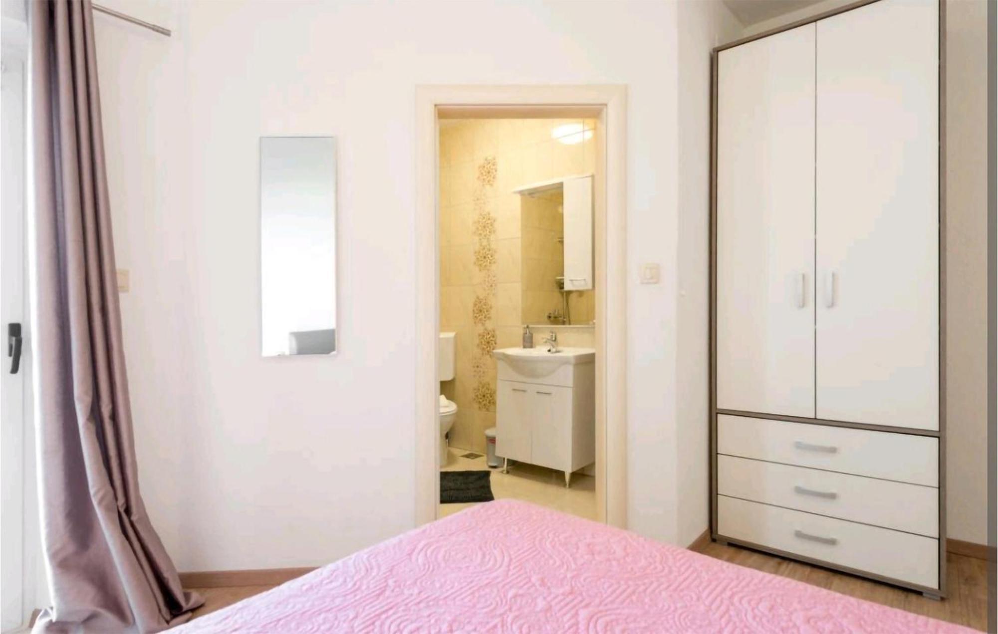 Amazing Apartment In Selca With Wifi Екстериор снимка