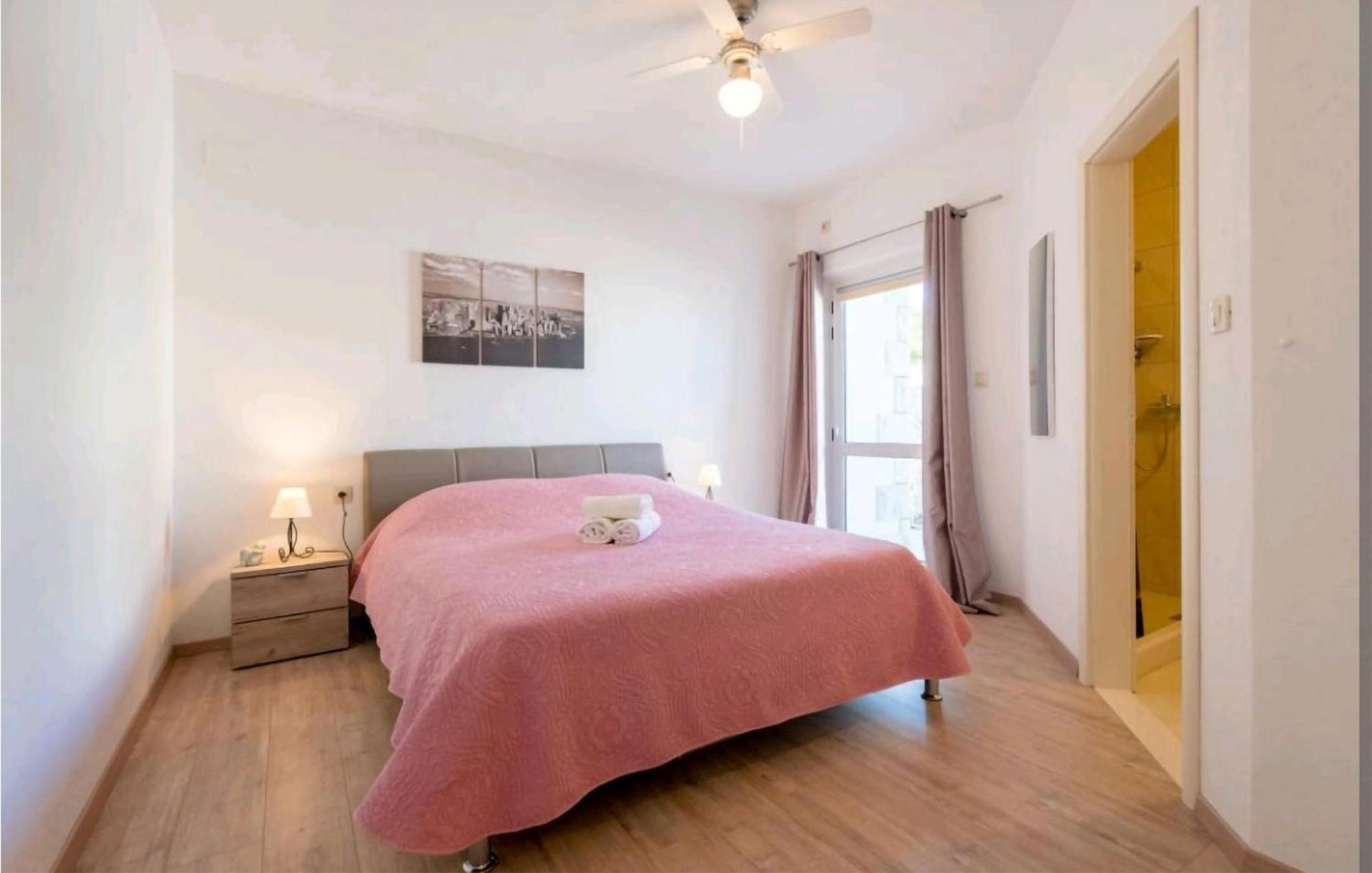 Amazing Apartment In Selca With Wifi Екстериор снимка